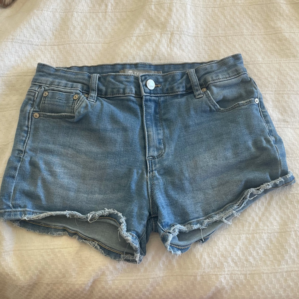 Tractr Jean shorts